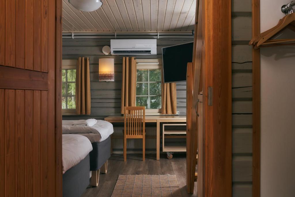 Hotelzimmer im historischen karelischen Dorf