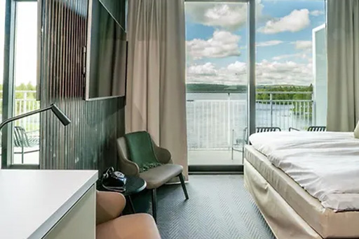 Hotelzimmer mit Seeblick (Aufpreis 100€)