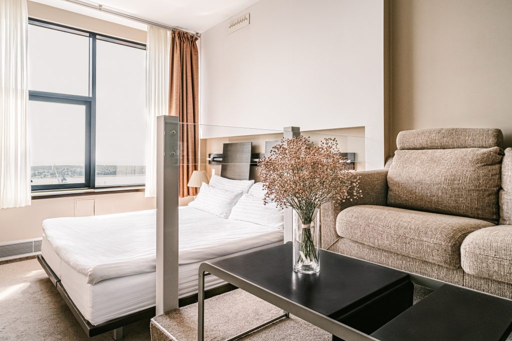 Hotelzimmer mit Seeblick (Doppelbett, Aufpreis 100€ p.P.)