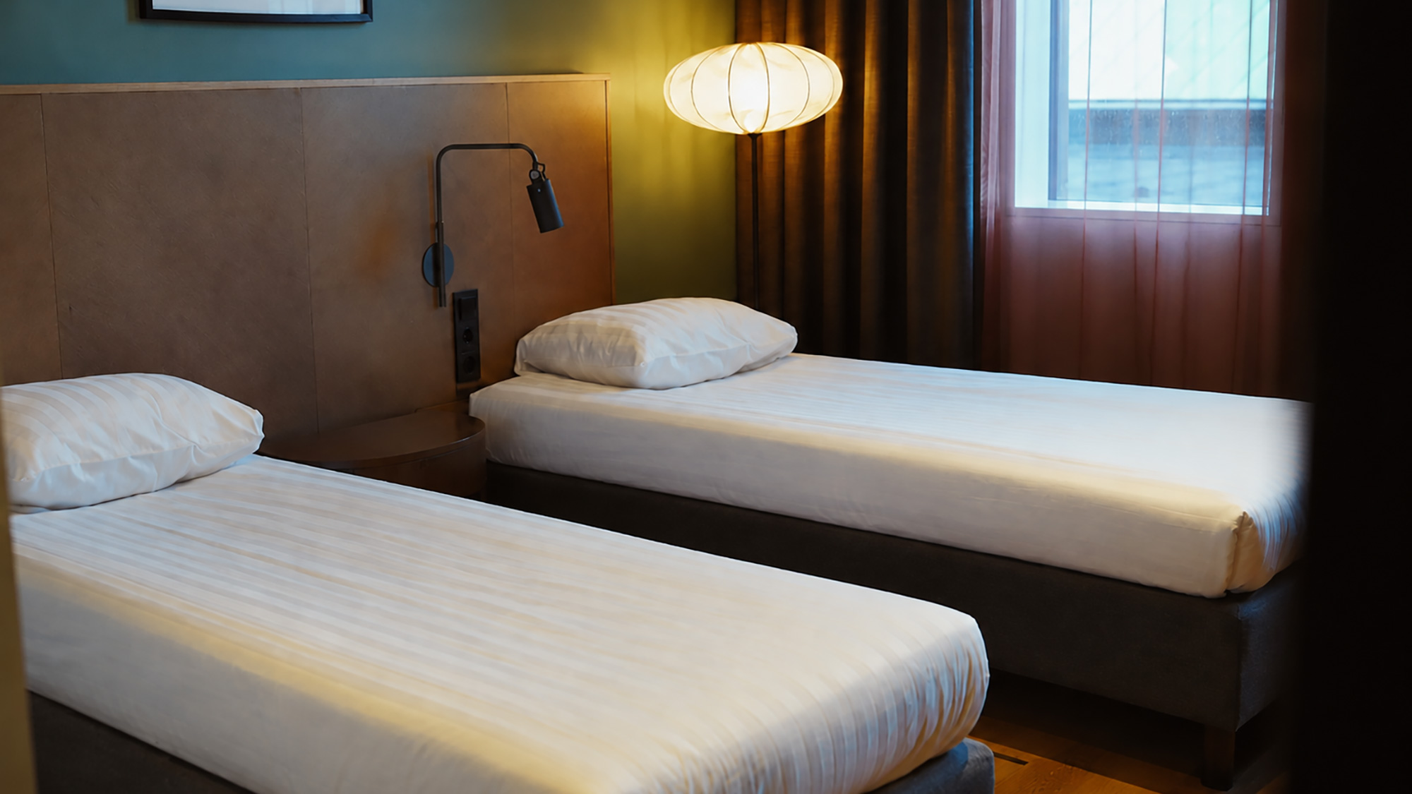 Damenbett in geteiltem Hotelzimmer (2 Betten)
